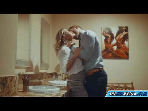❤️ Wanneer een rondborstige blondine je verleidt in een openbaar toilet ️ Anal porno at nl.hentai-menu.ru ❌